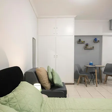 Megaro Moussikis Semi-basement Flat For 2 Persons *