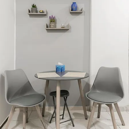 Apartment Megaro Moussikis Semi-basement Flat For 2 Persons *