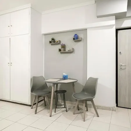 Megaro Moussikis Semi-basement Flat For 2 Persons *
