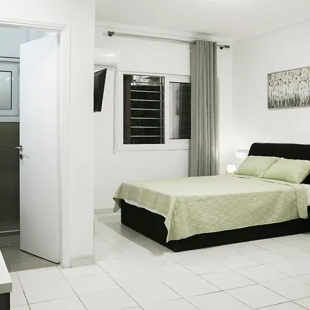 Megaro Moussikis Semi-basement Flat For 2 Persons Apartment Athens